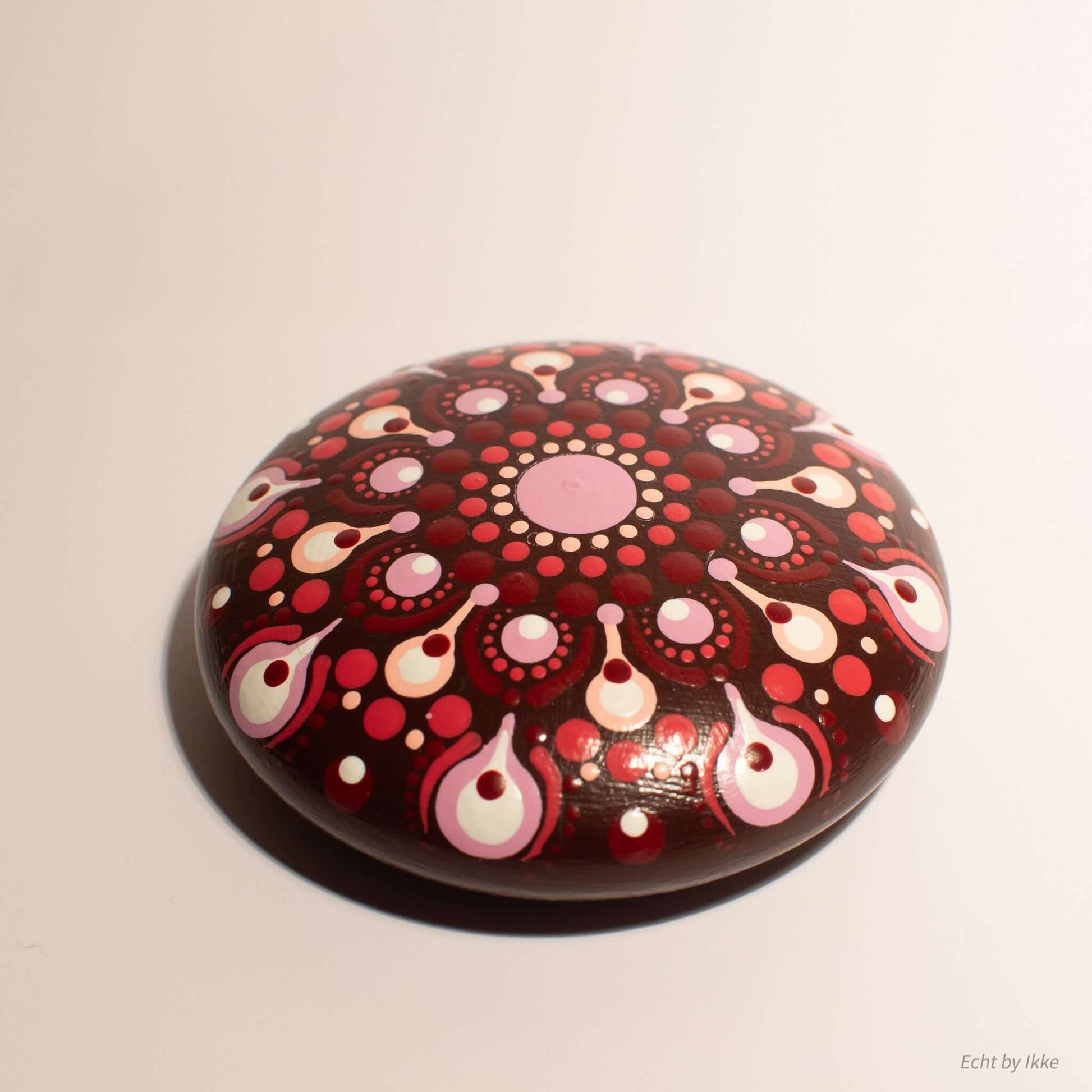 Inspiratievoorbeeld van een gestipte porseleinen steen, perfect voor DIY stipprojecten