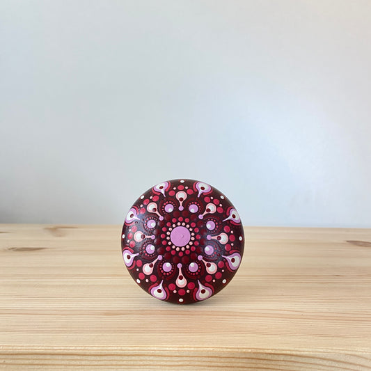 Mandala stipsteen donkerpaars - 7,5 cm - porseleingips