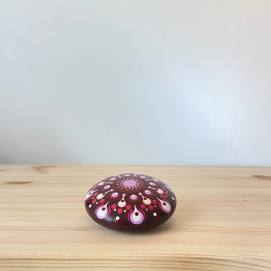 Mandala stipsteen donkerpaars - 7,5 cm - porseleingips