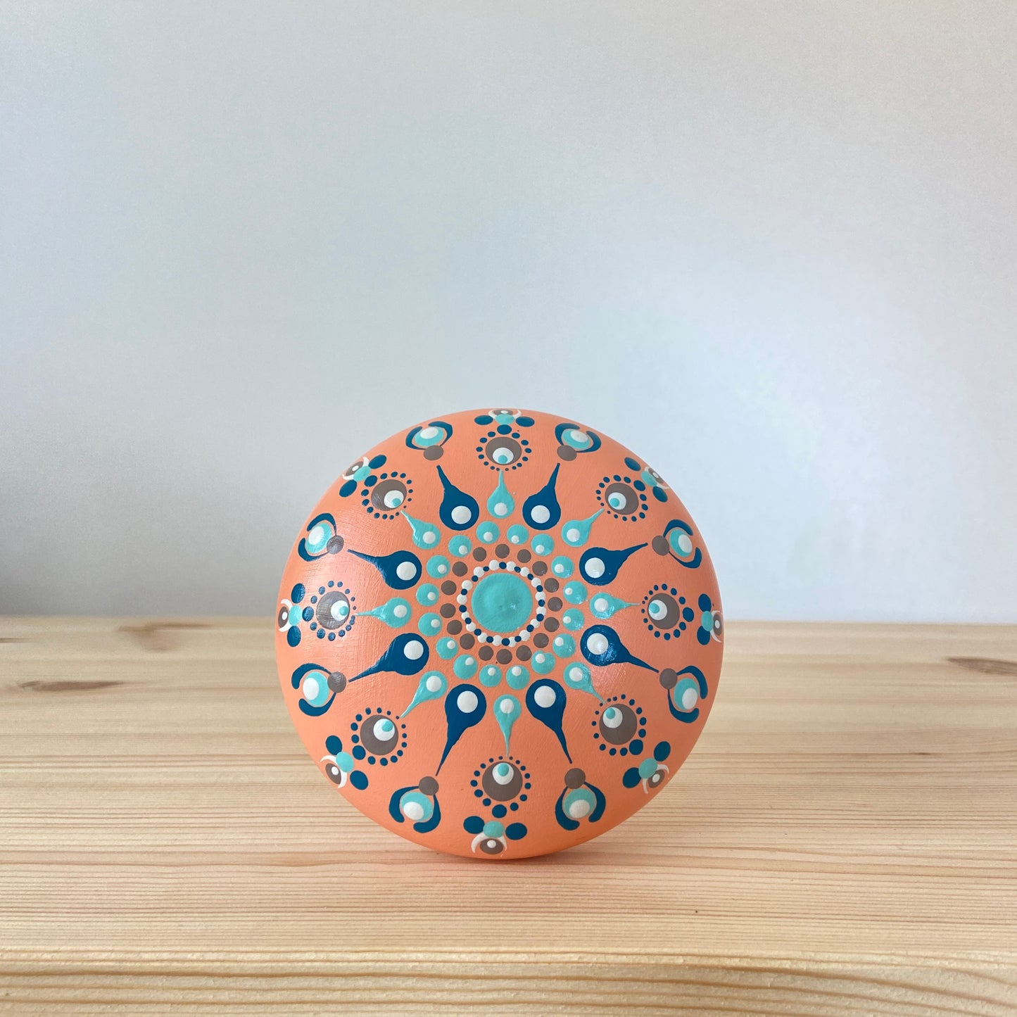 Mandala stipsteen zalmroze - 9,5 cm - porseleingips